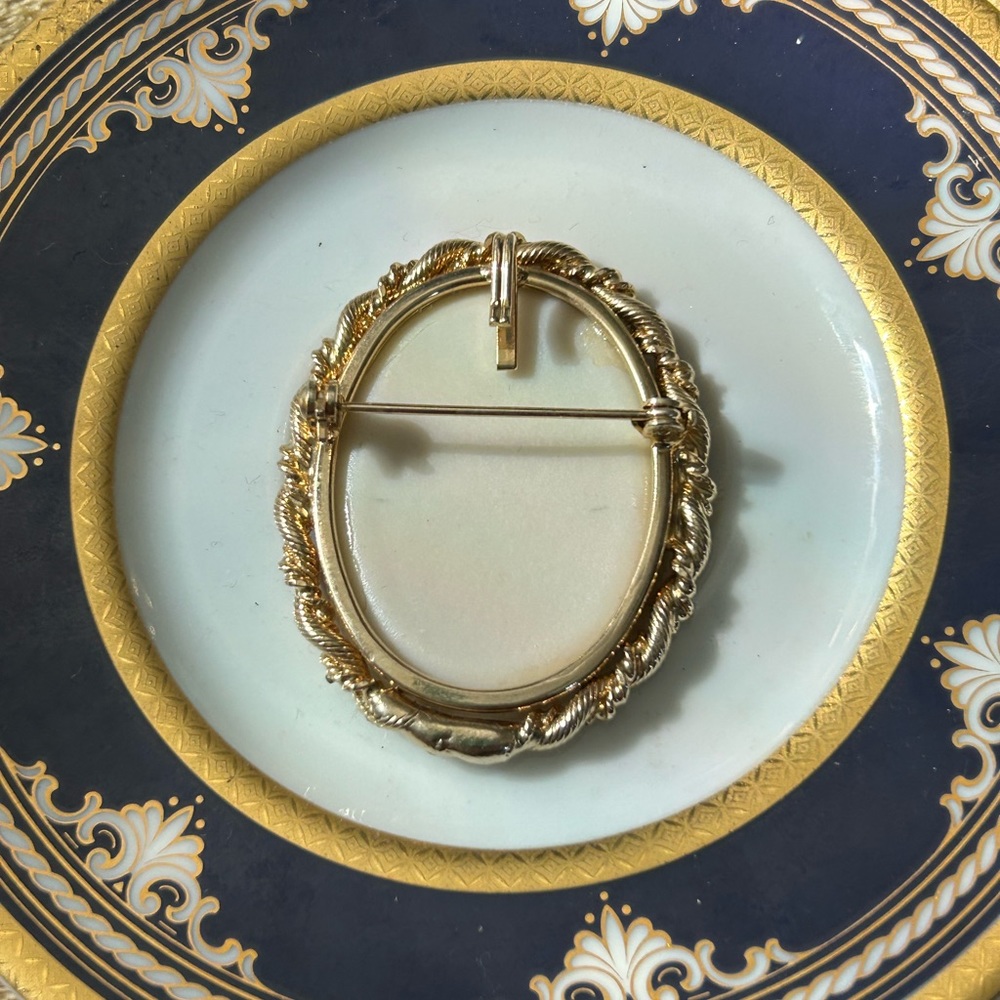 Vintage Hand-Painted Robins Cameo Pendant Brooch - Picture 4 of 7